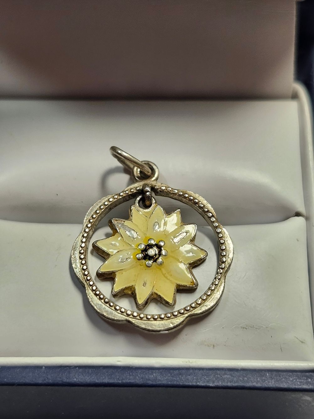 800 Silver Rare Vintage Find Yellow Flower Enamel Pendant Charm